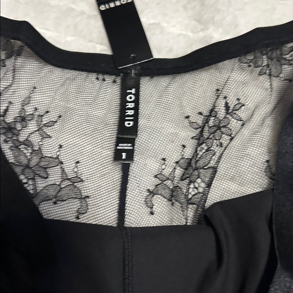 🎈SALE🎈 Torrid - Picture 3 of 5